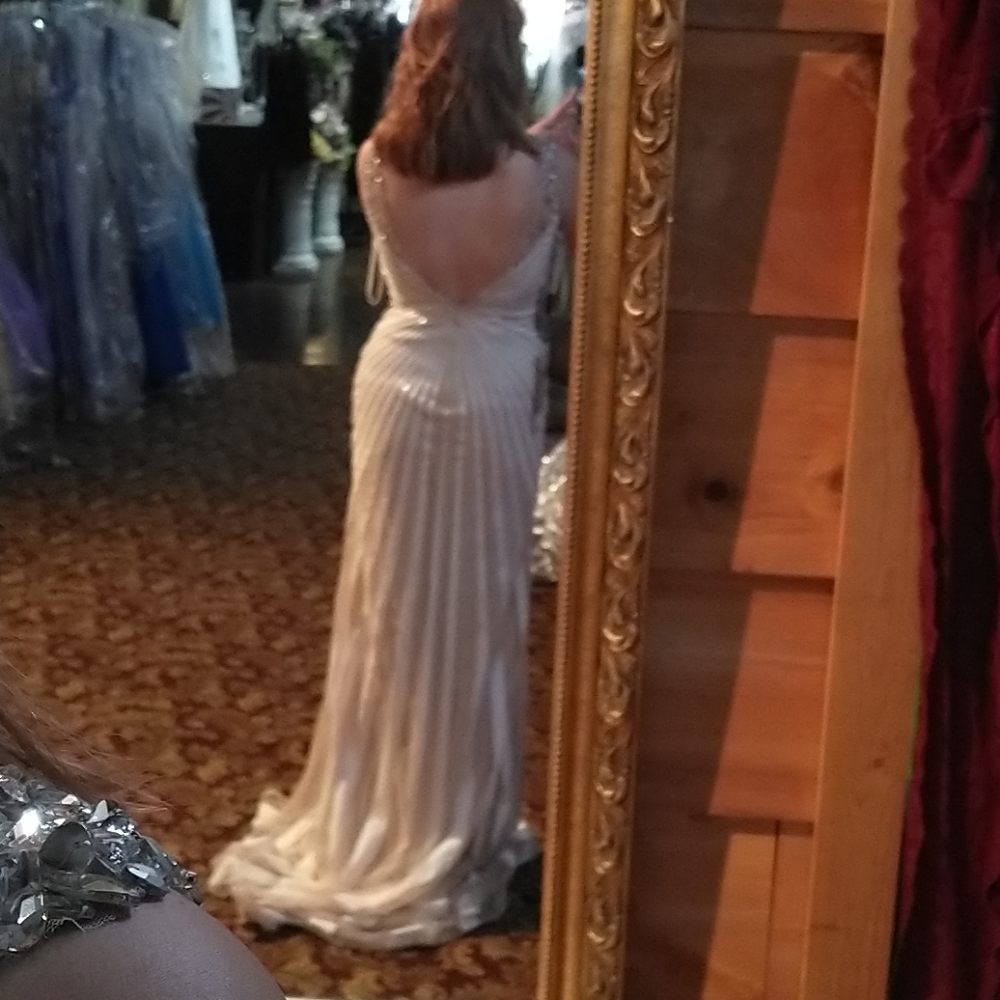Prom dress - Picture 2 of 5